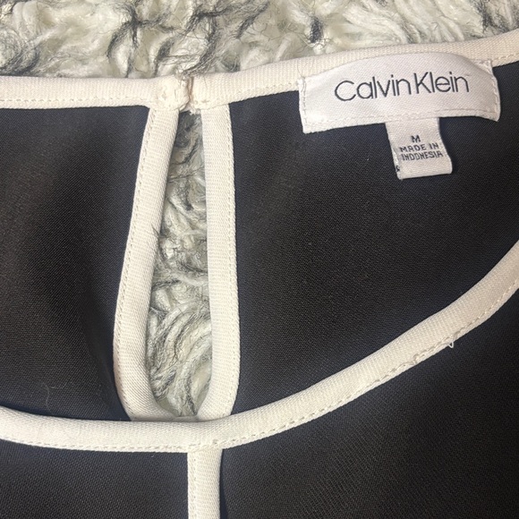 Calvin Klein Black and White Trim Sleeveless Blouse - Picture 2 of 6